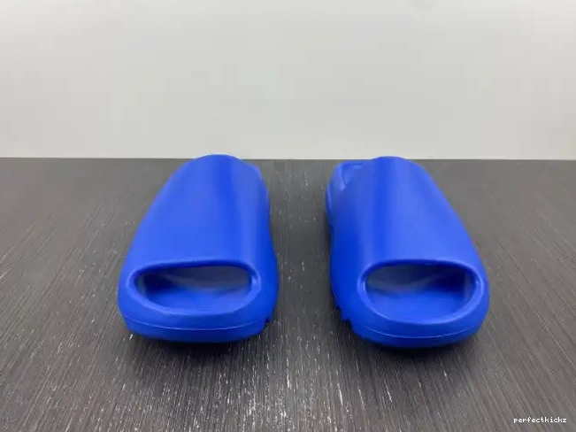 ID4133 Slide Adidas Azure Yeezy 0508